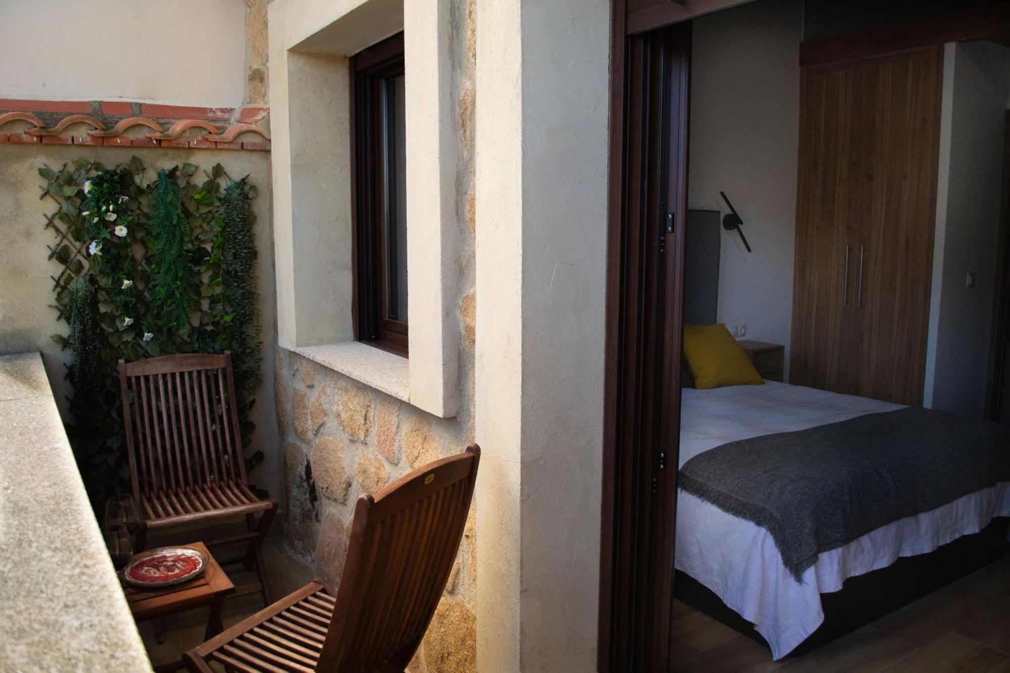 Casa Rural Dona Sol Montanchez Exterior photo